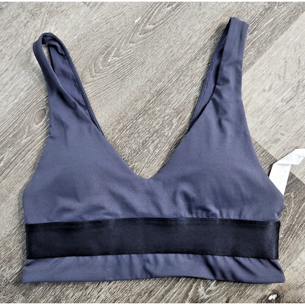 Demi Lovato Fabletics Sports Bra • Gray • Size M • Athletic Activewear Top